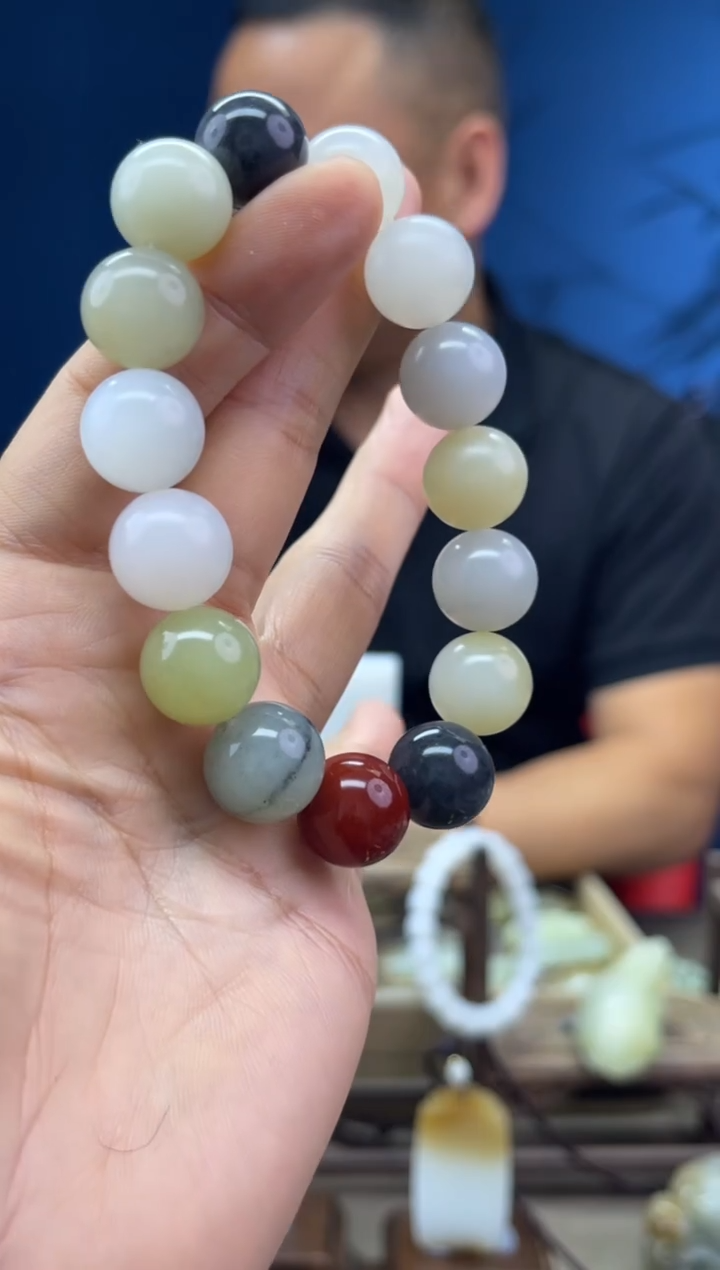 和田玉未镶嵌颈饰1