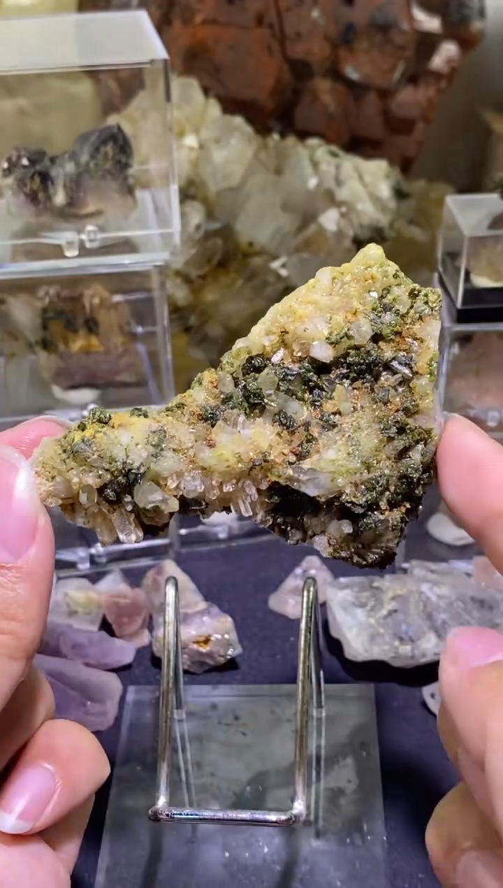 未镶嵌珠宝半成品水晶104号 精品绿帘花园水晶晶簇