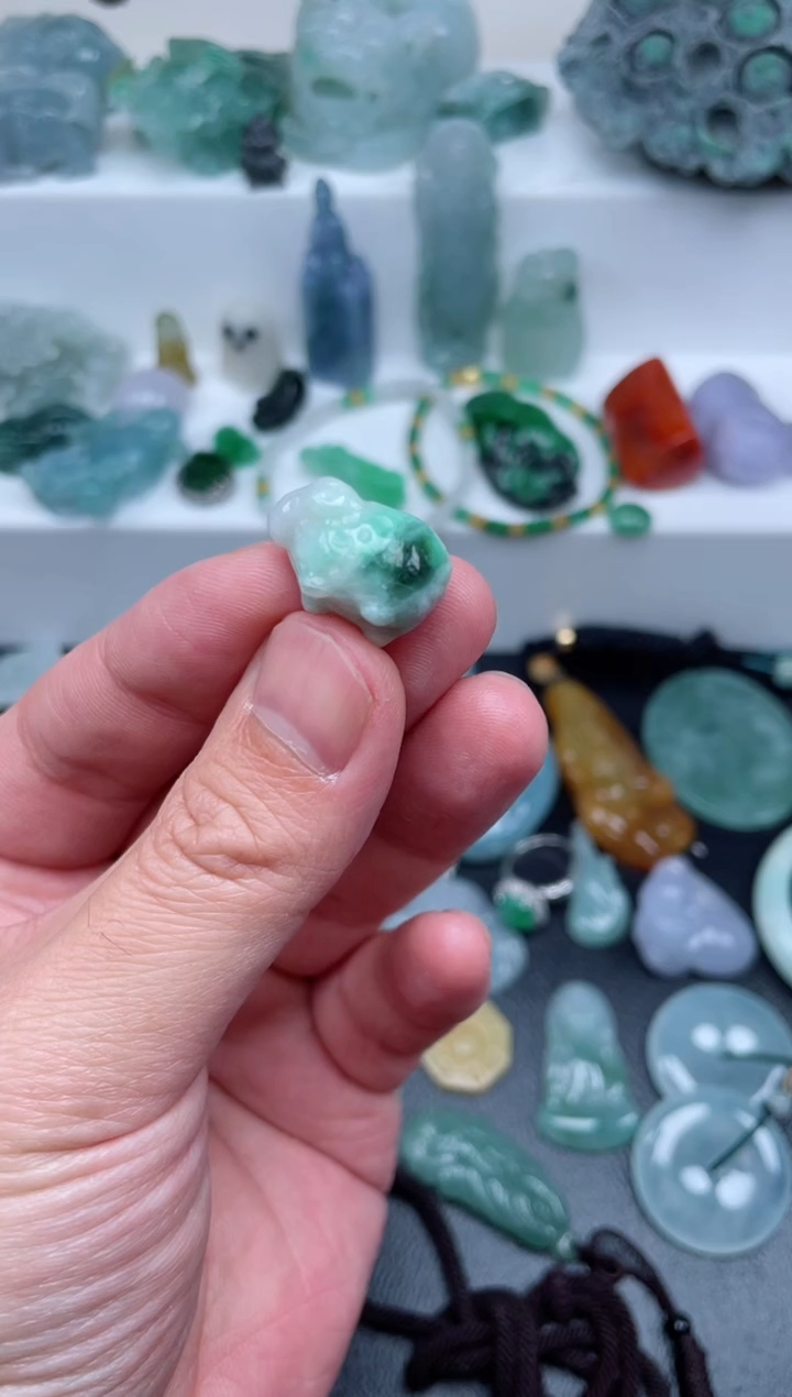 【闪购商品】翡翠颈饰未镶嵌小羊