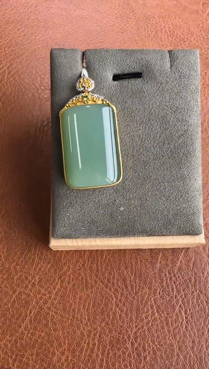 【闪购商品】和田玉吊坠(不含链)18K金镶嵌粉青全猫眼无事牌