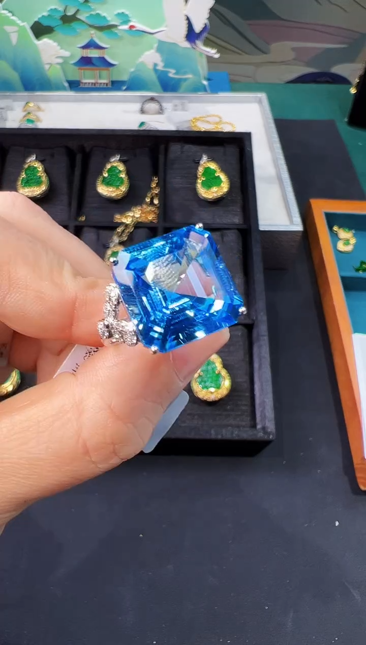 【闪购商品】托帕石戒指18K金镶嵌戒指