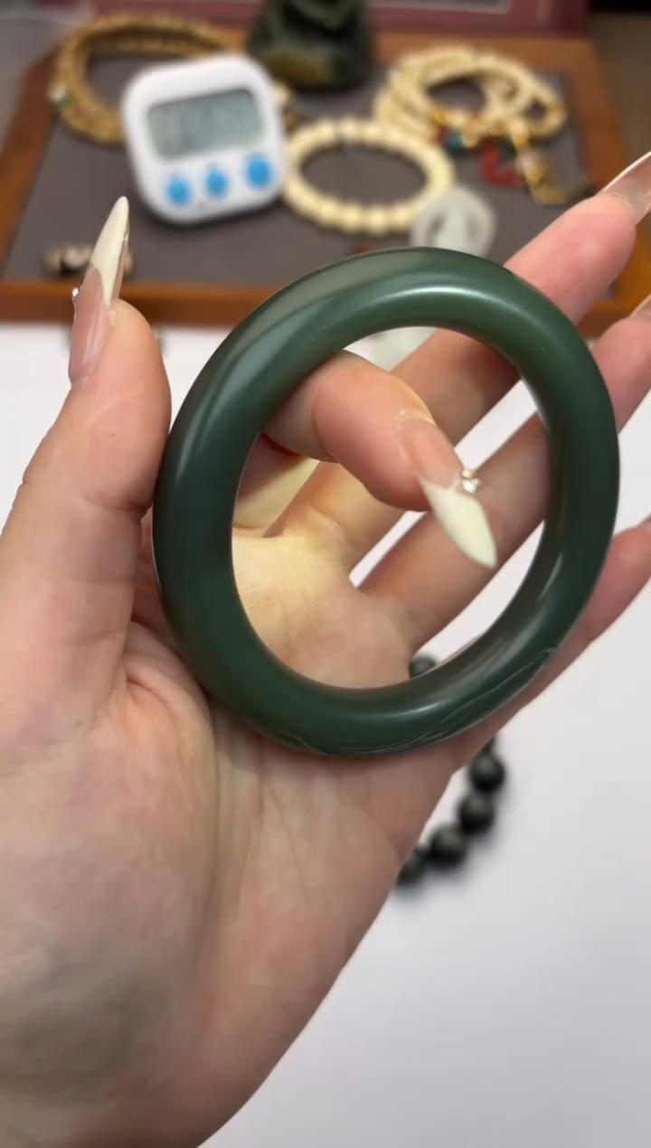 【闪购商品】和田玉手镯未镶嵌和田玉手串