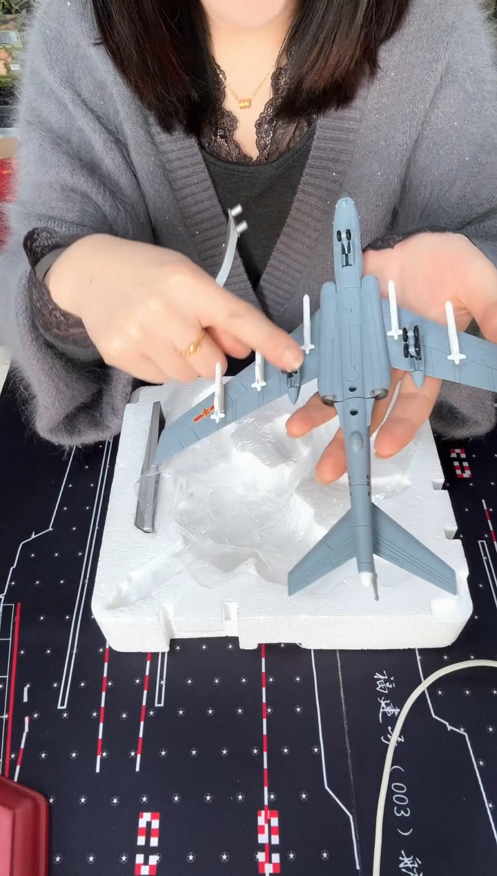 1/144合金飞机模型轰6 