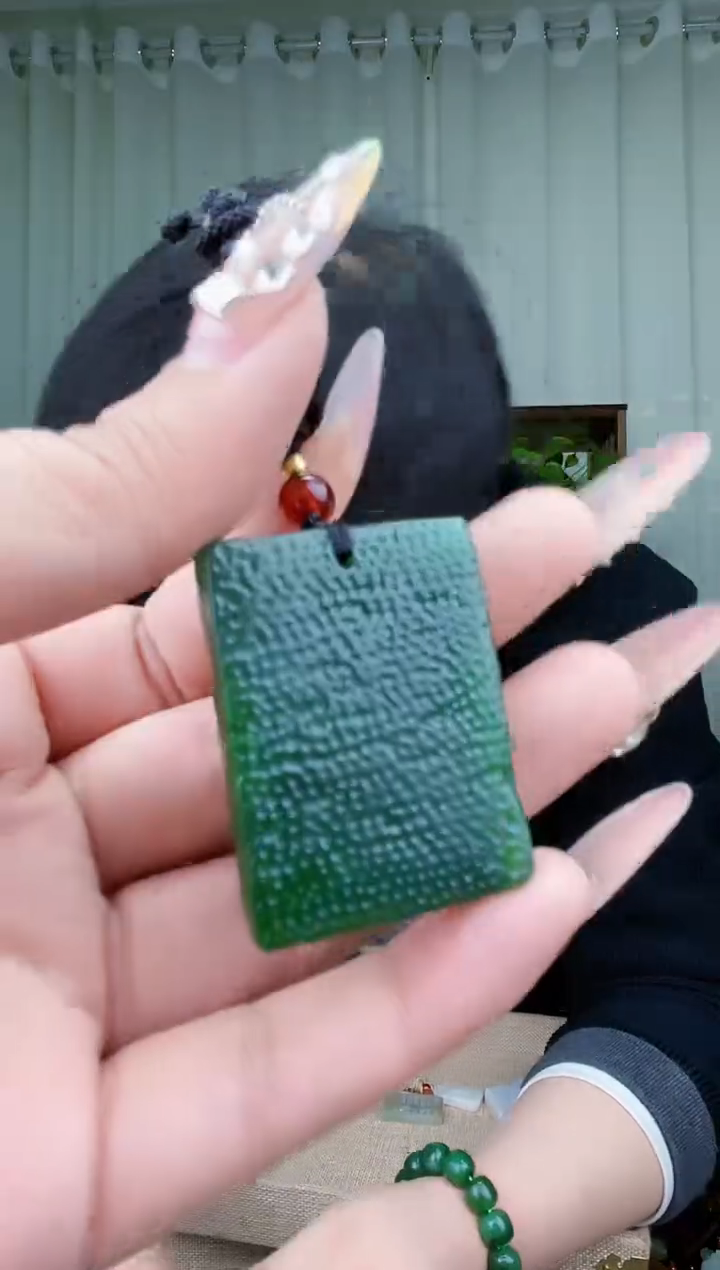 【闪购商品】和田玉挂件未镶嵌拍一发一，多样性发货！