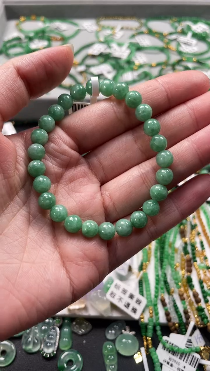 翡翠未镶嵌套链一条  MK139