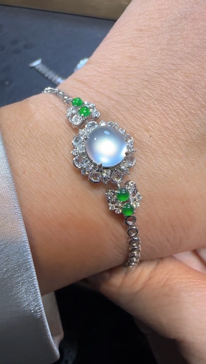 【闪购商品】翡翠手链18K金镶嵌蛋面