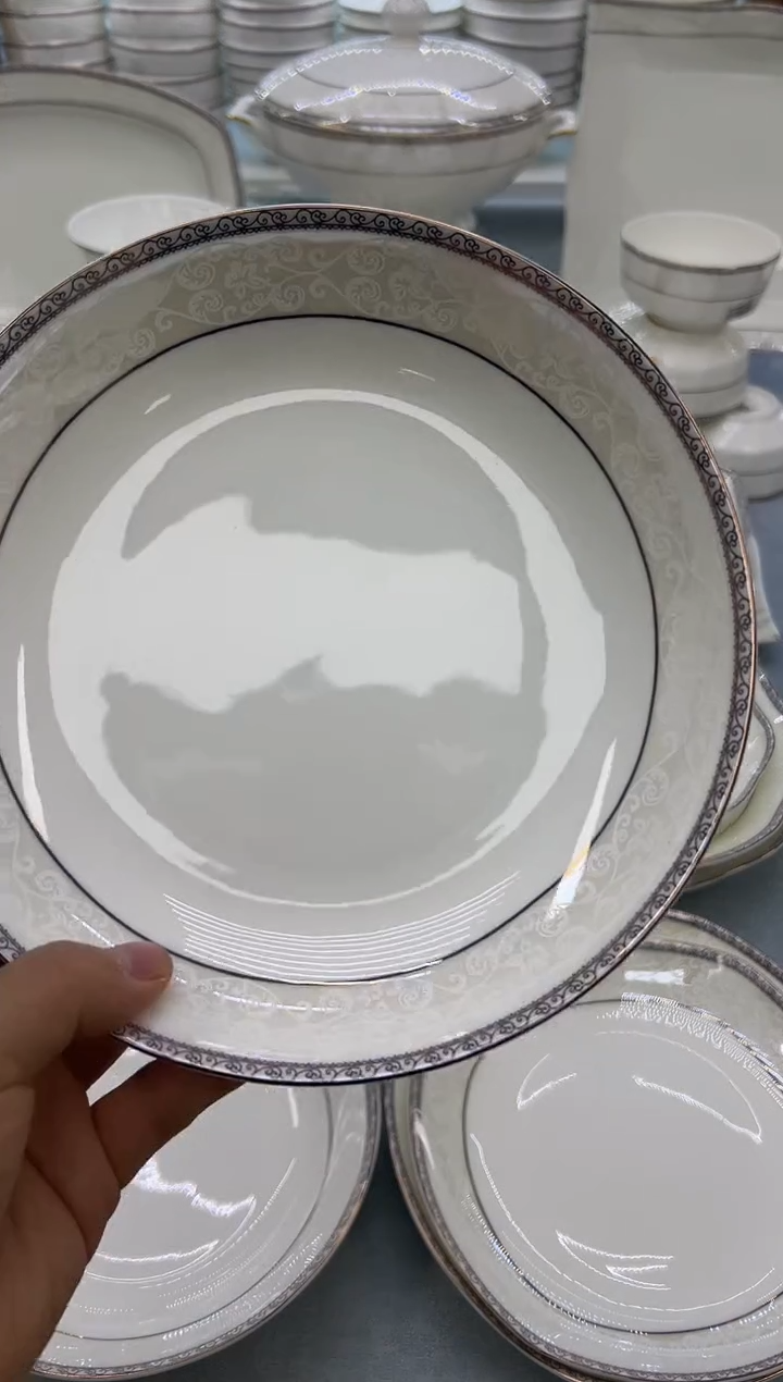 骨瓷玲珑8圆饭盘2个