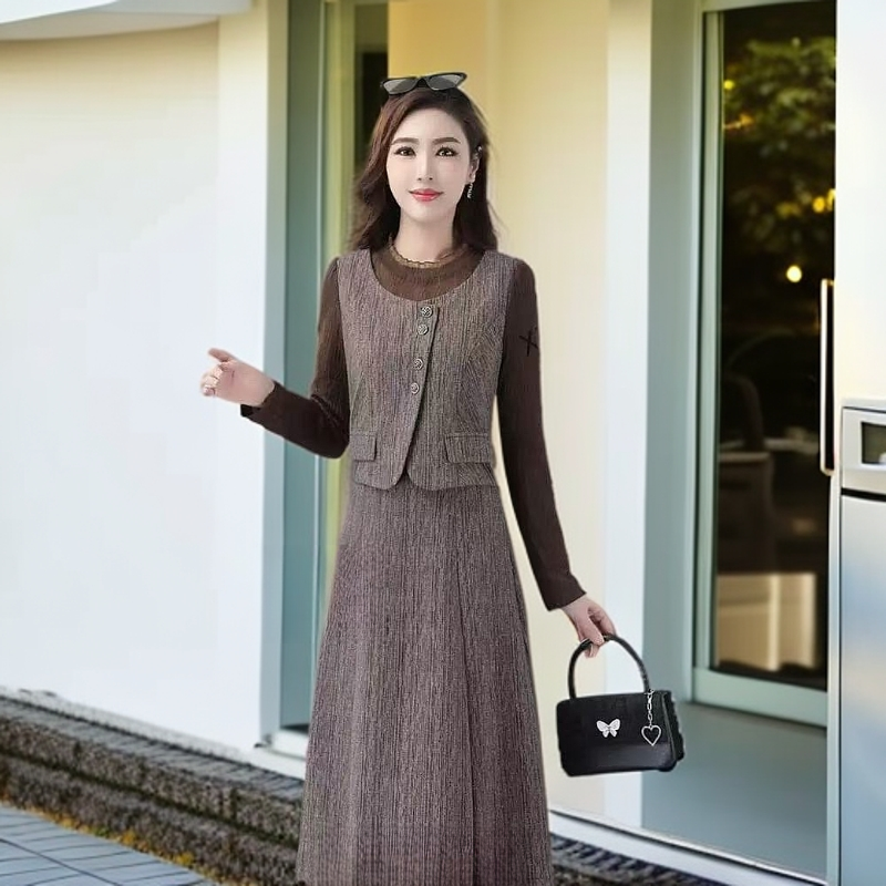 33#【木兮兮专属】2025年春夏季新款休闲气质显瘦百搭休闲连衣裙