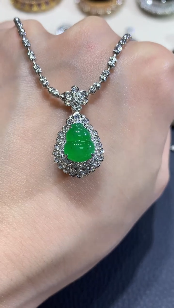 吊坠(不含链)18K金镶嵌翡翠A23