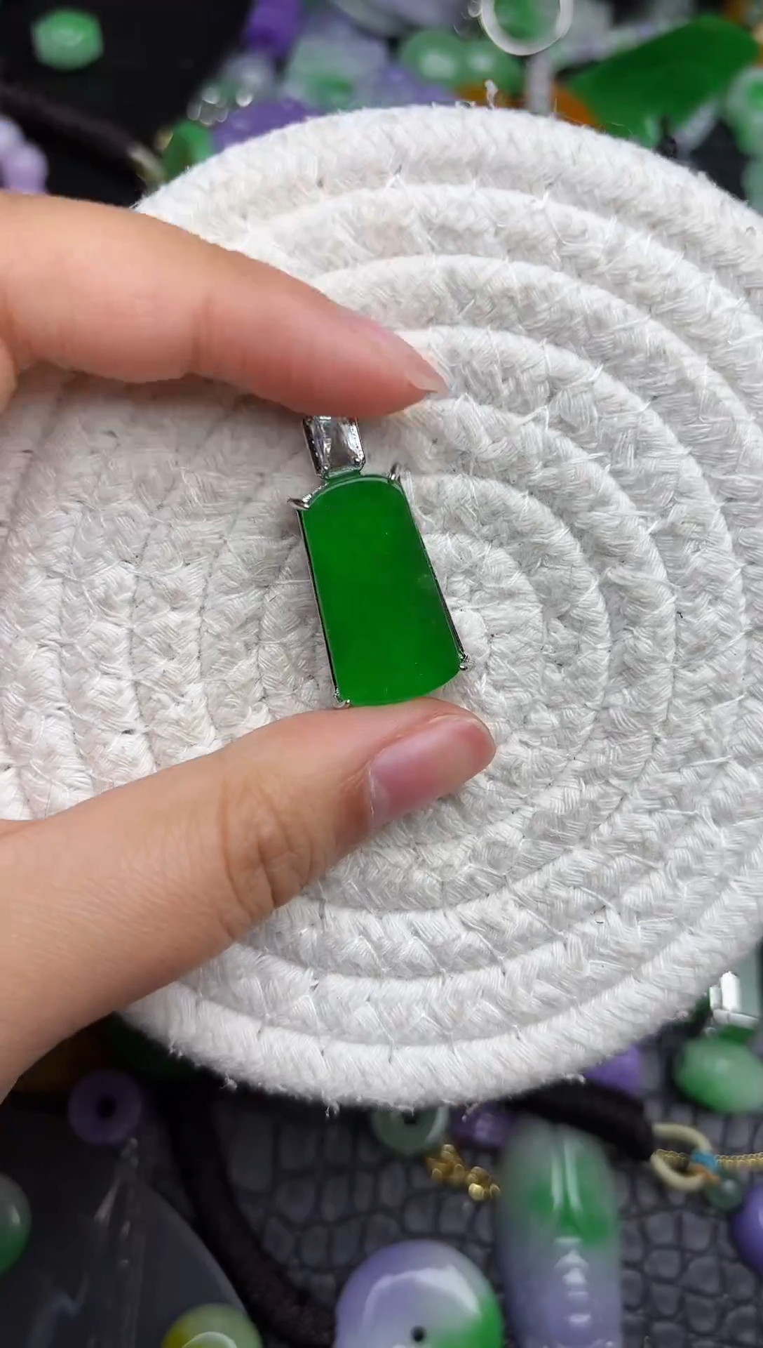 颈饰未镶嵌翡翠缅甸翡翠吊坠