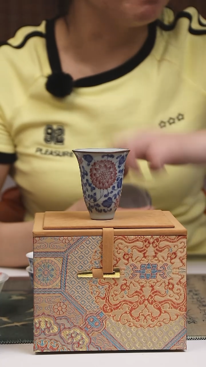 景德镇高温瓷缠枝莲闻香杯