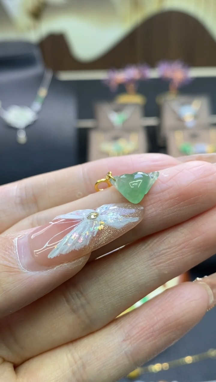 【闪购商品】翡翠颈饰18K金镶嵌净货12317