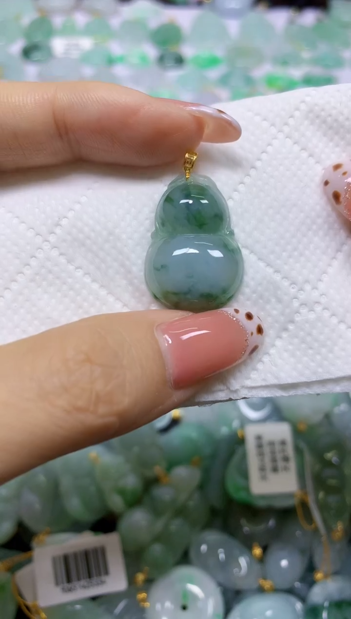 颈饰18K金镶嵌翡翠天然翡翠A货