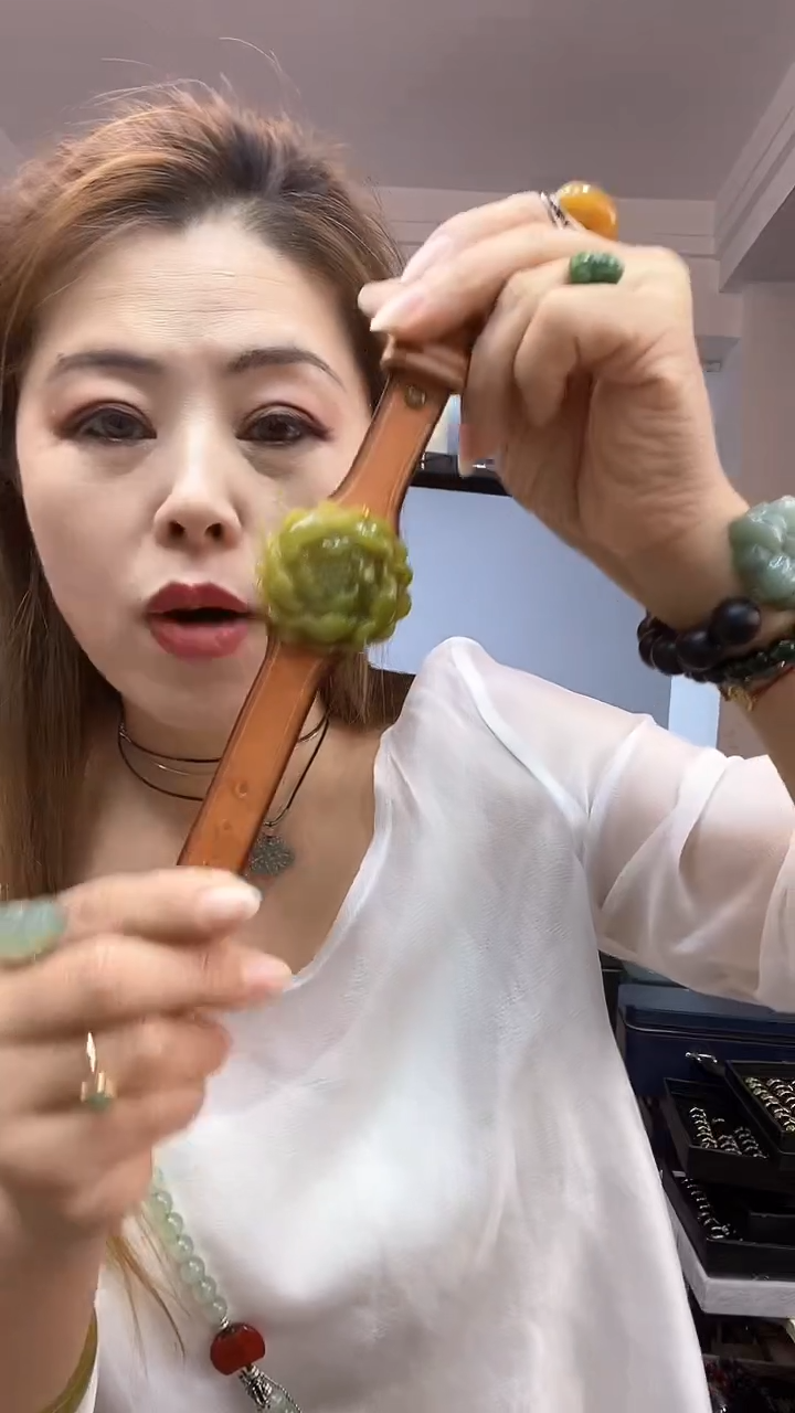 岫玉未镶嵌手牌多样性发货其中之一