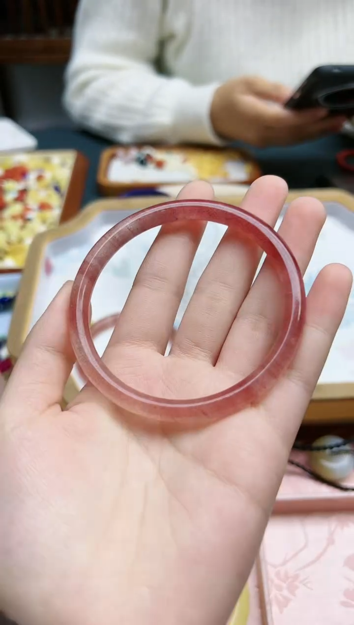 【闪购商品】石英质玉手镯未镶嵌草莓晶60#2#手镯*1 ZD