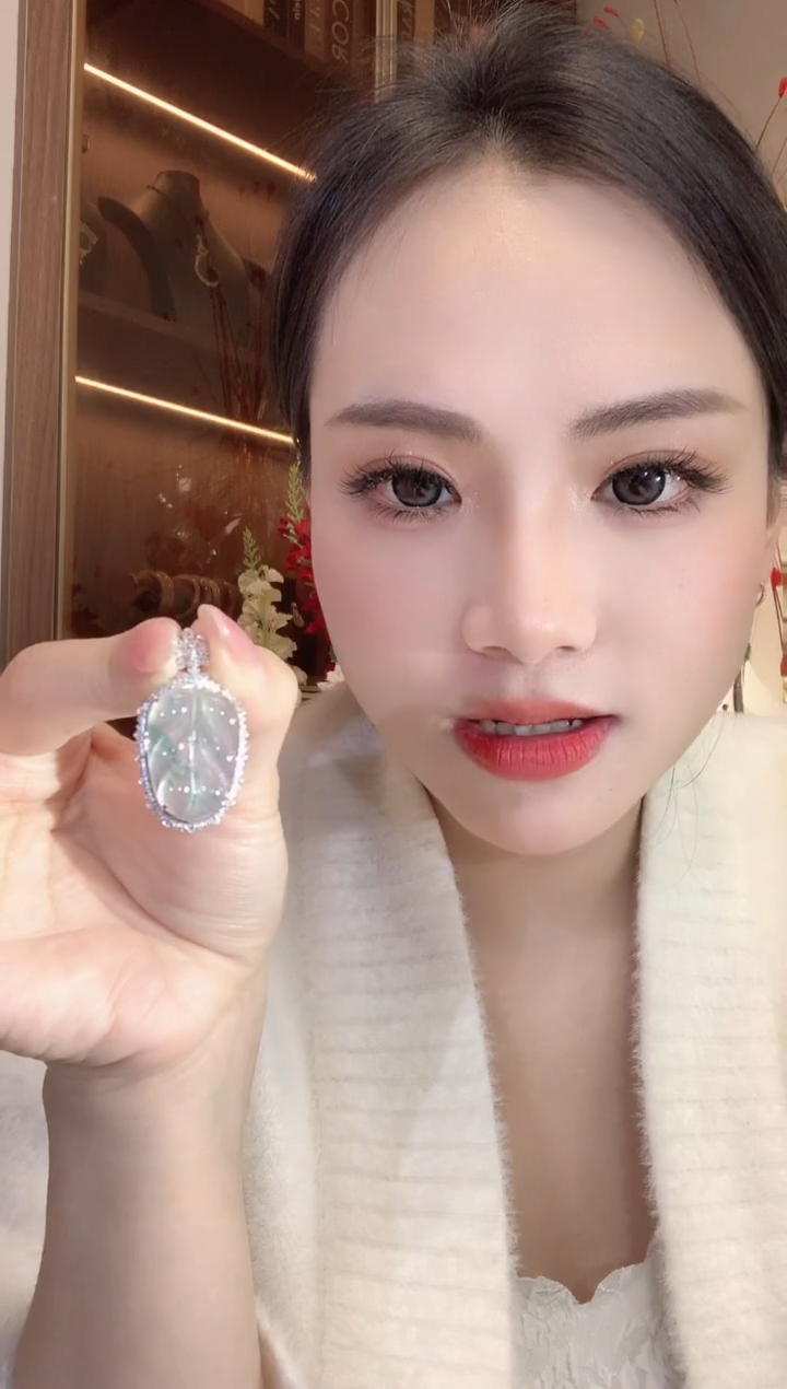 【闪购商品】翡翠吊坠(不含链)18K金镶嵌D20