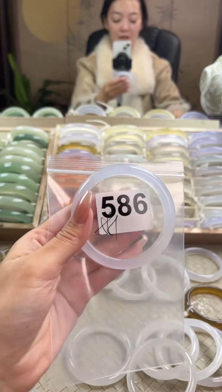 手镯玛瑙/玉髓未镶嵌586