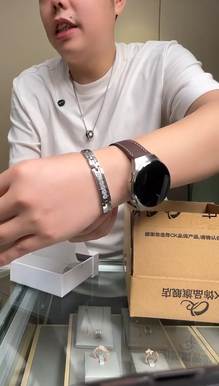 钛钢无钛钢无CK 手链 B807