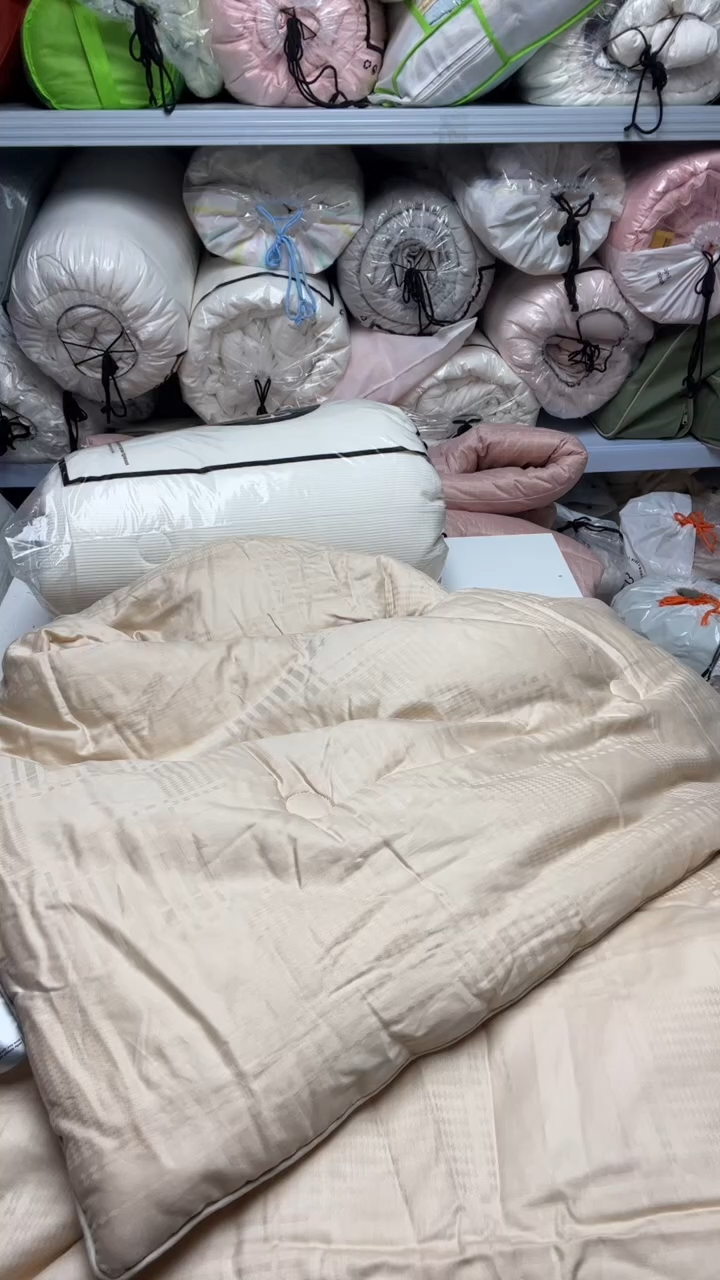 95%以上香槟金150*200 春秋被