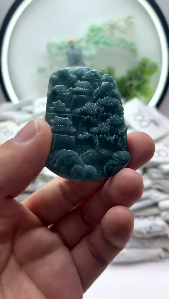 翡翠未镶嵌颈饰山水【品质一般介意慎拍】