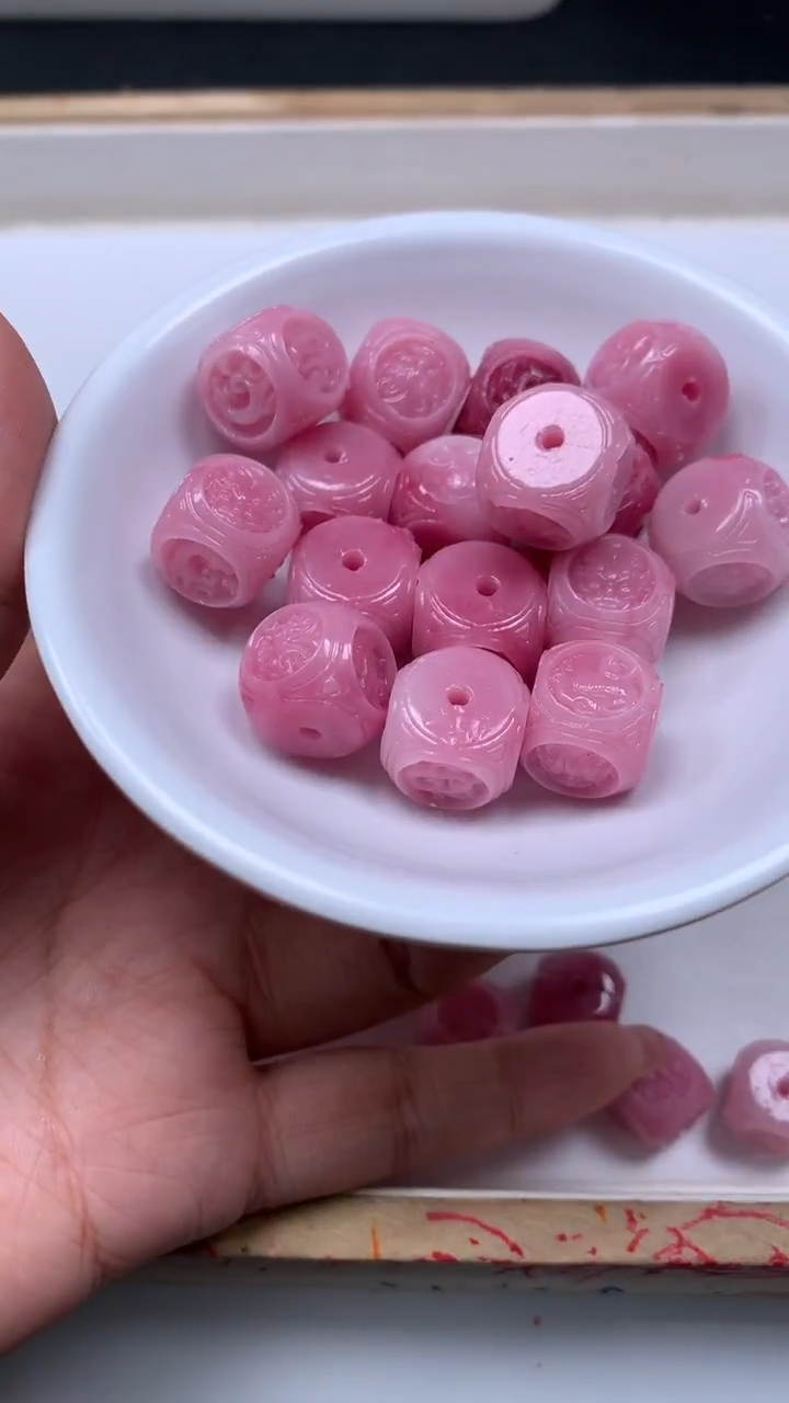 未镶嵌散珠拼合珍珠（马贝珠）A2079 女皇贝 四兽方糖13mm3个8元