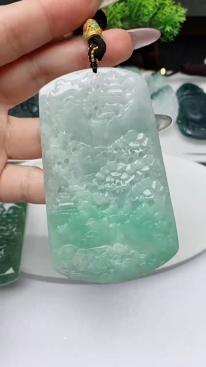 【闪购商品】翡翠颈饰未镶嵌