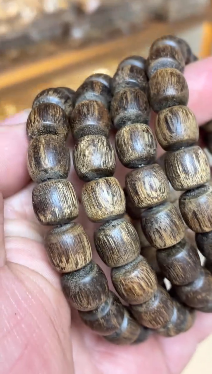 沉香手串 巴布亚沉香老型单圈1.0*1.1多样性发其一