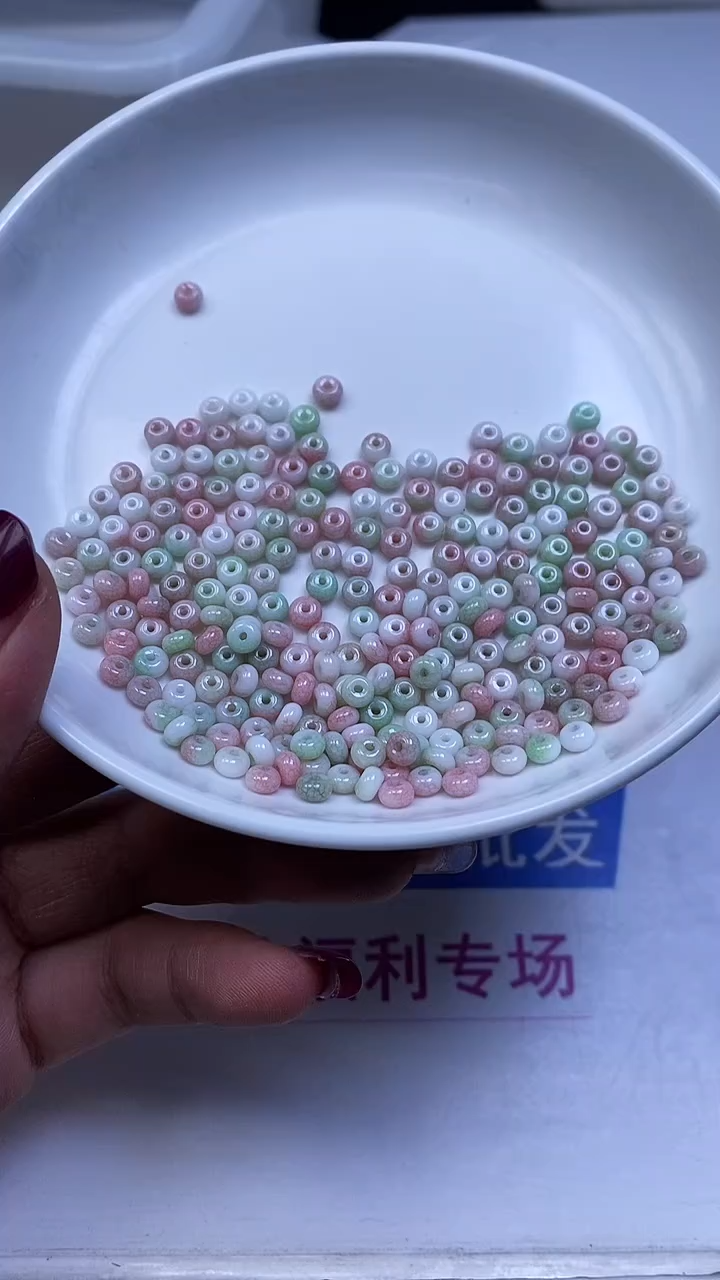 未镶嵌散珠玛瑙/玉髓E918 红绿玛瑙算盘2*4mm50个4.9元