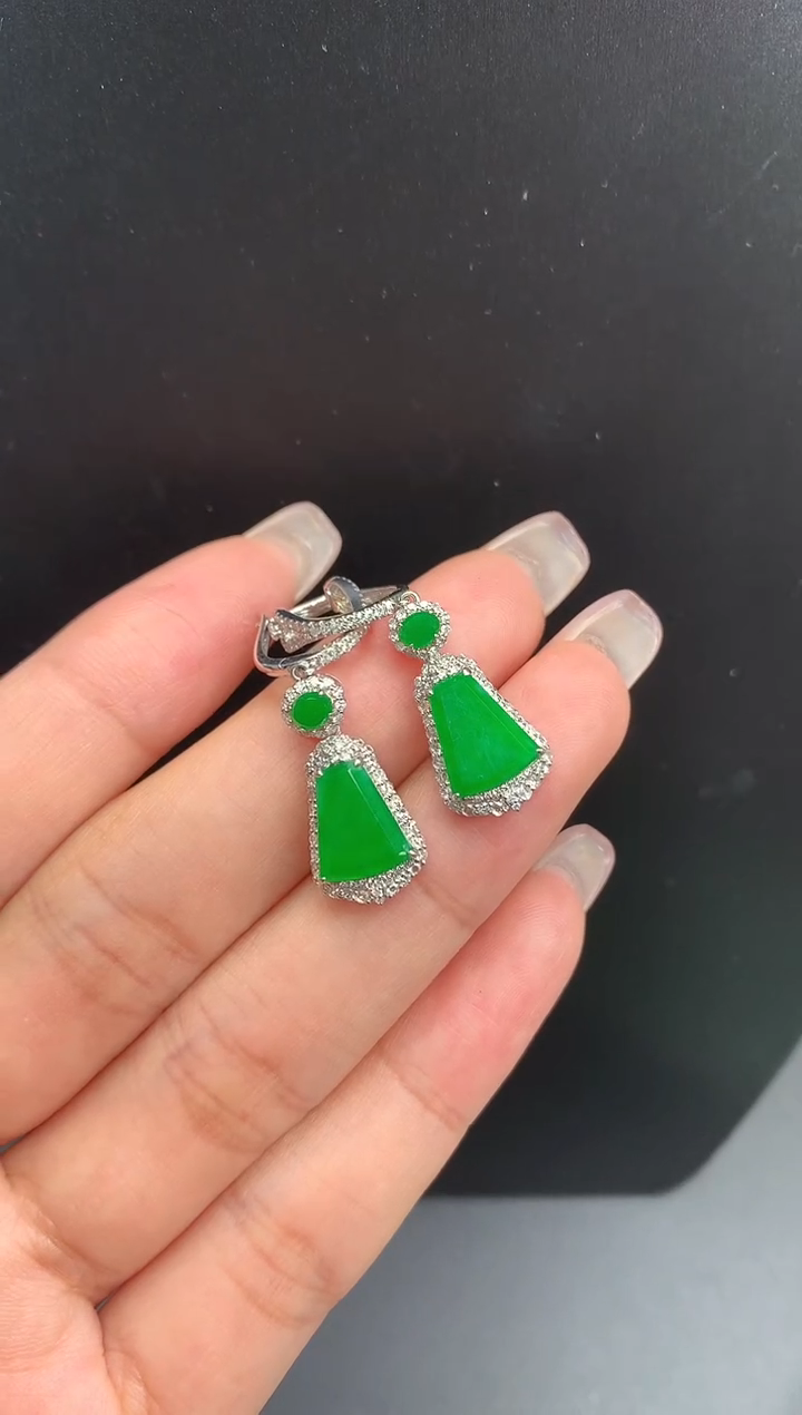 【闪购商品】翡翠颈饰18K金镶嵌无事牌耳饰