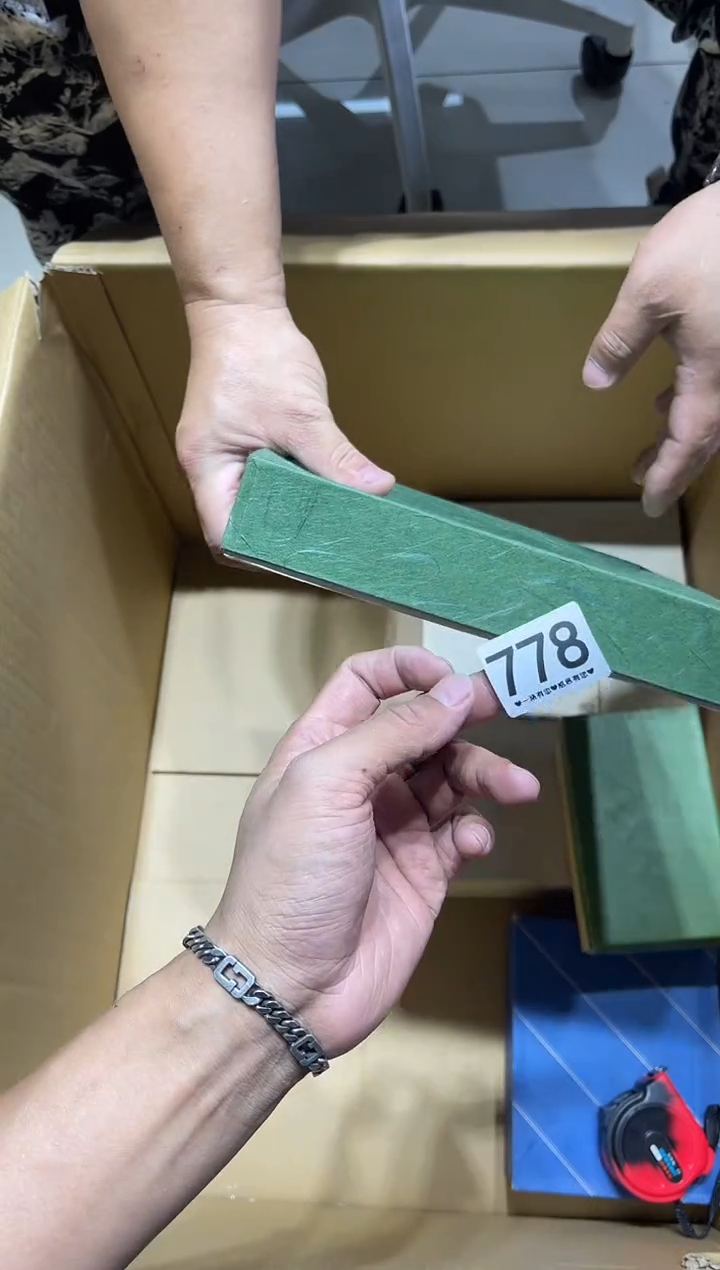 瓷片依**故778.......