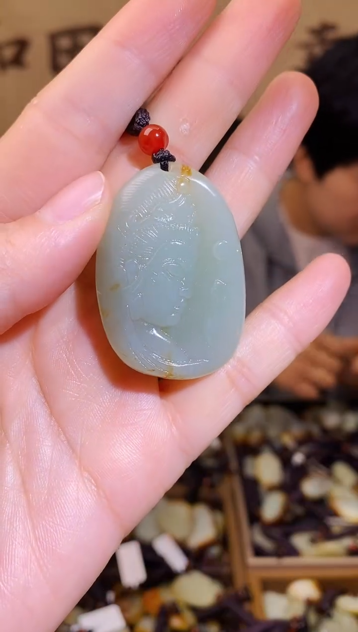 和田玉未镶嵌颈饰1