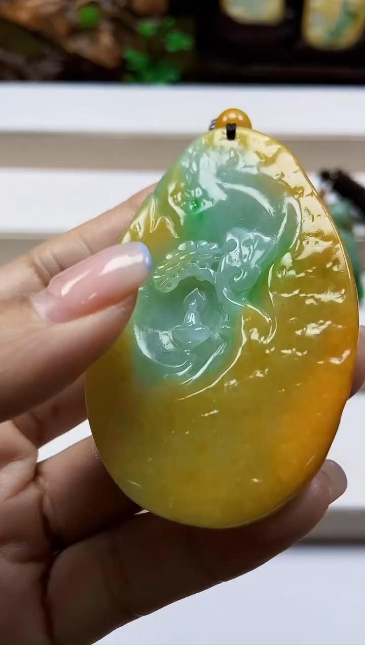 颈饰未镶嵌翡翠翡翠A货