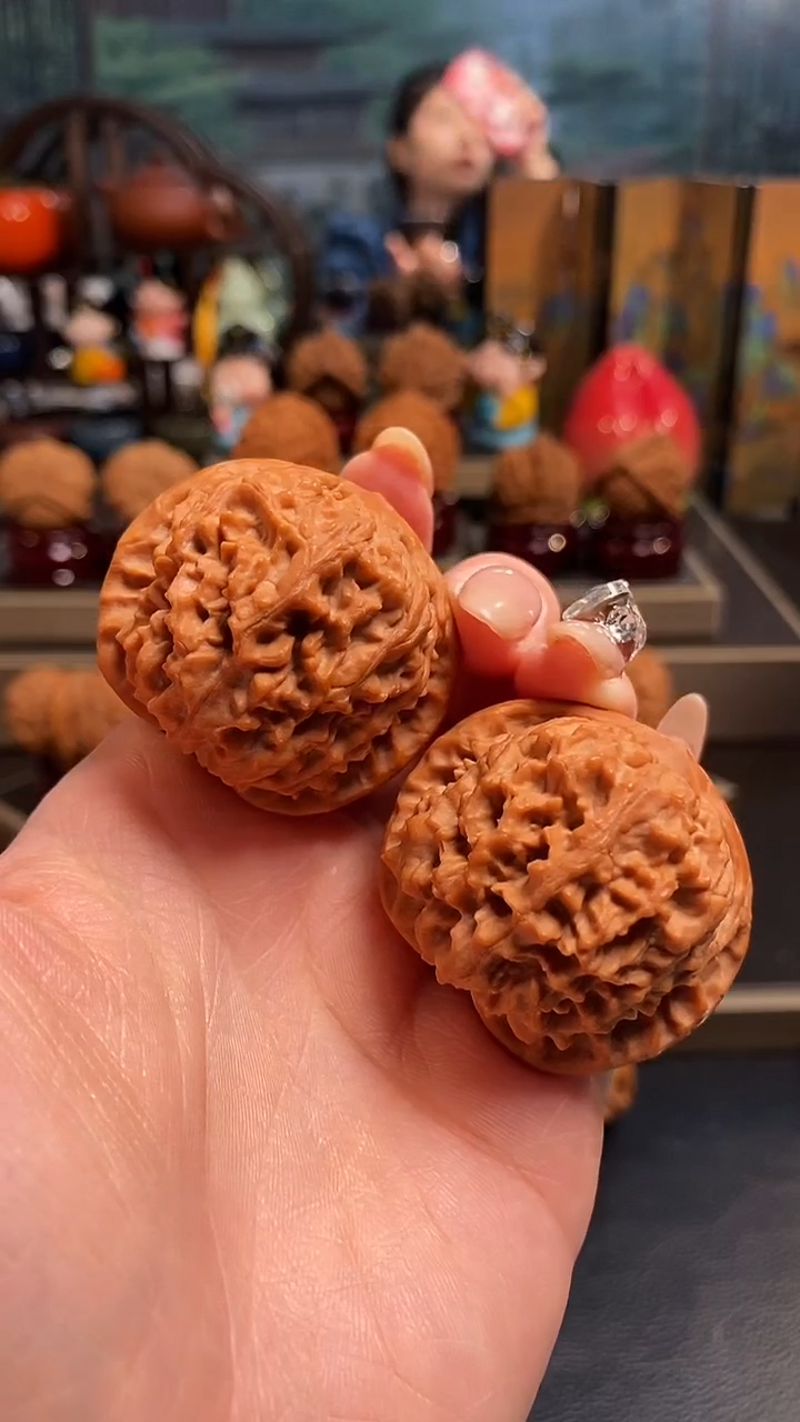 【闪购商品】文玩核桃把件H 495龙墩41尺