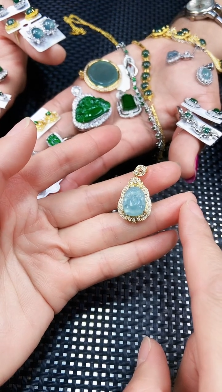 【闪购商品】翡翠吊坠(不含链)未镶嵌111111111