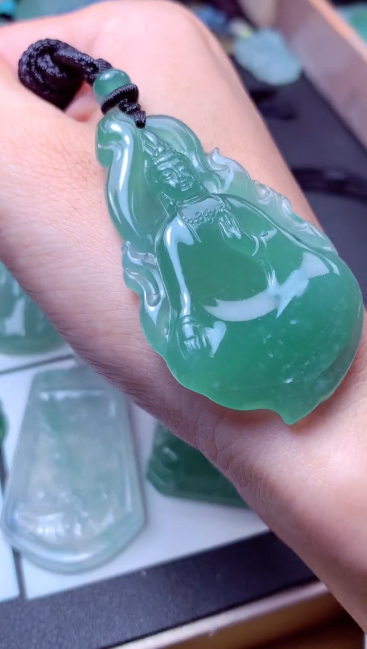 颈饰未镶嵌翡翠天然A货翡翠
