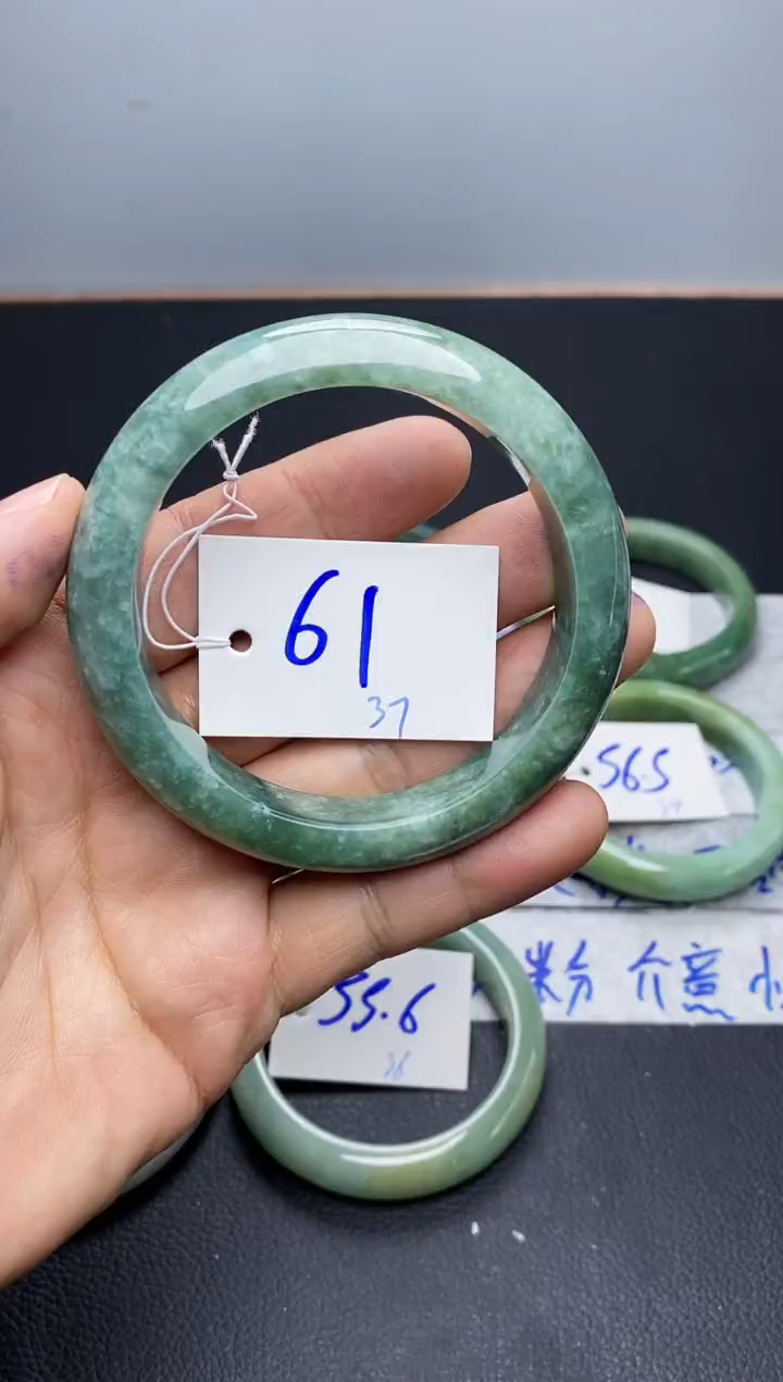 未镶嵌手镯翡翠37