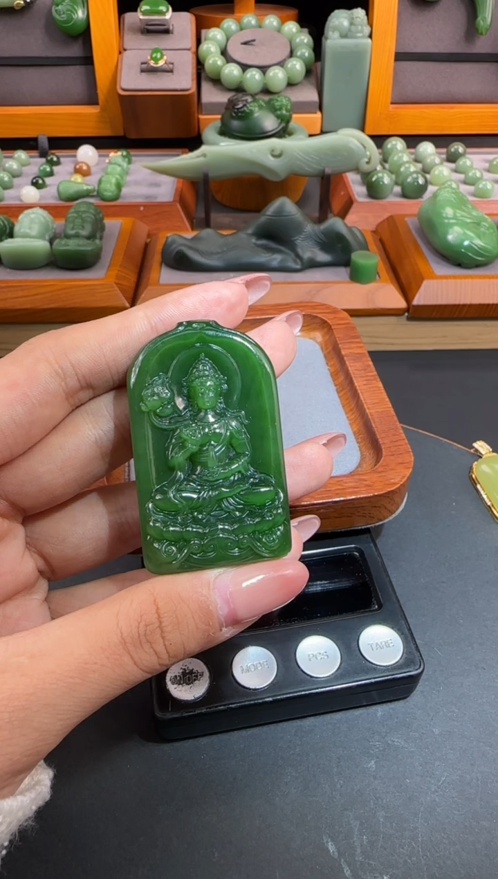 颈饰未镶嵌和田玉1