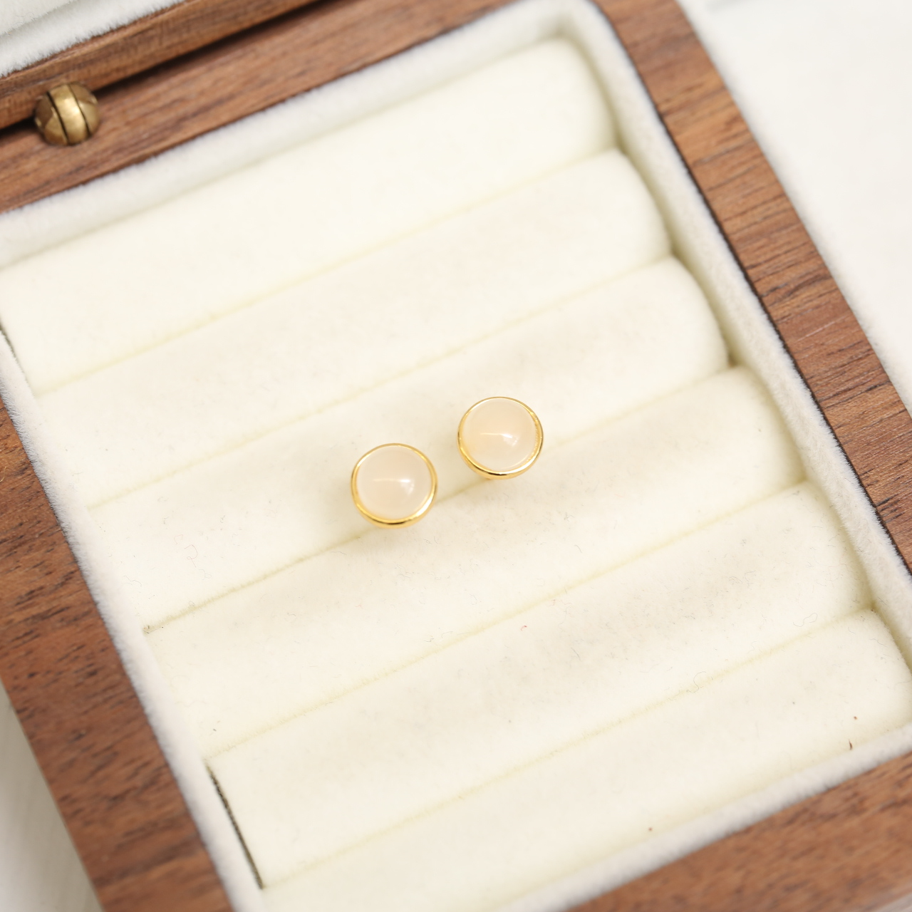 【云边】藕粉和田玉 耳钉（多样性发货）