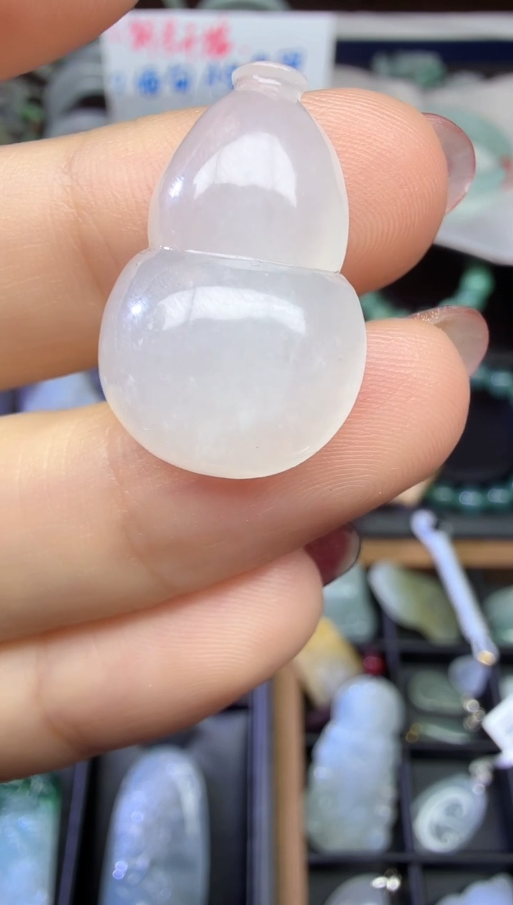 【闪购商品】翡翠颈饰未镶嵌葫芦