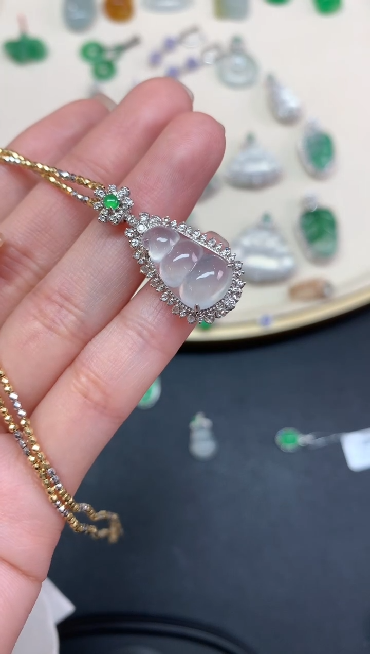 【闪购商品】翡翠吊坠(不含链)18K金镶嵌吊坠A415|6800