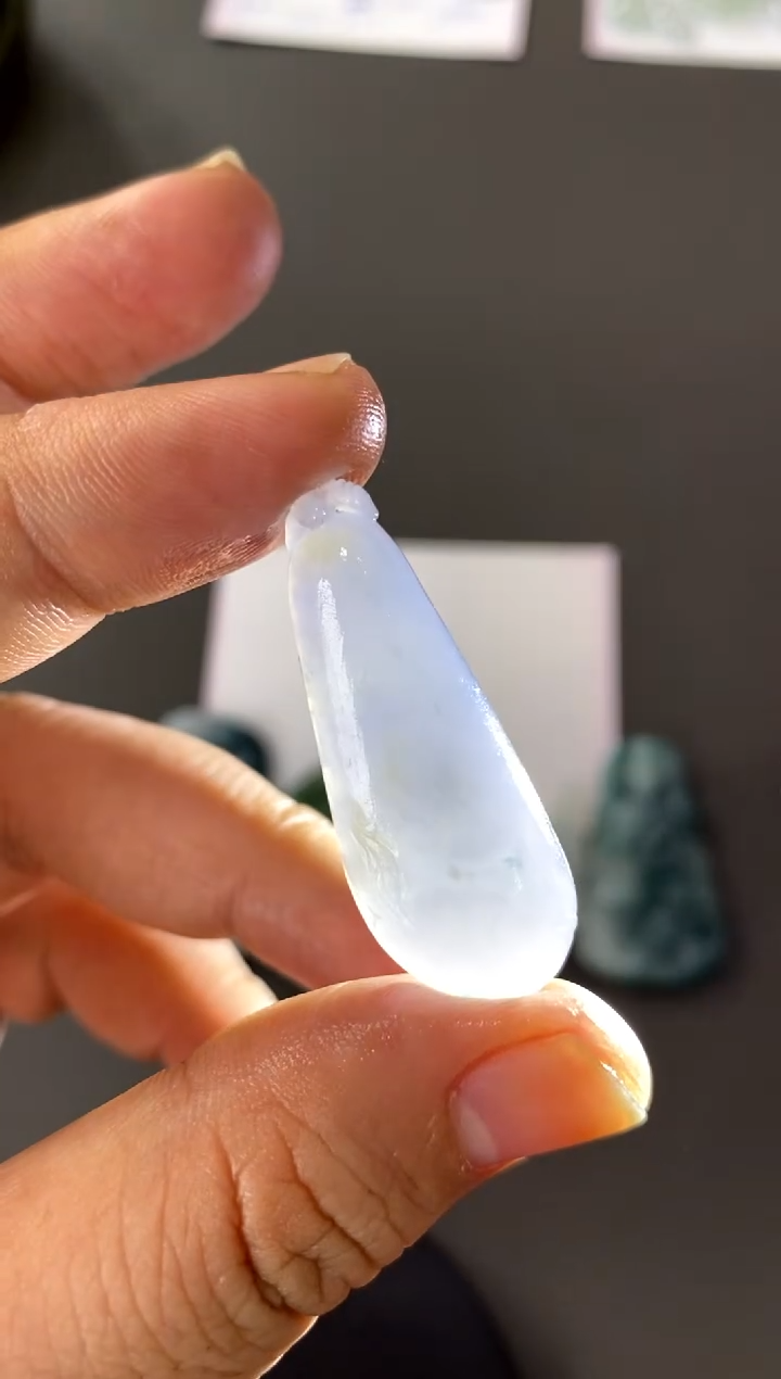 【闪购商品】定制翡翠未镶嵌瓜 穿绳