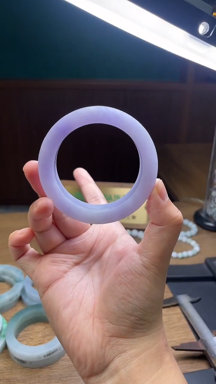 未镶嵌手镯定制翡翠(****尼定制