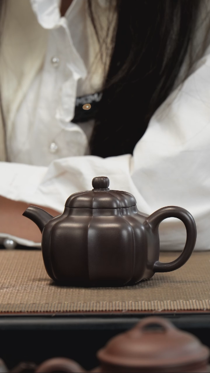 【闪购商品】紫砂茶壶茄皮老紫泥筋纹德钟