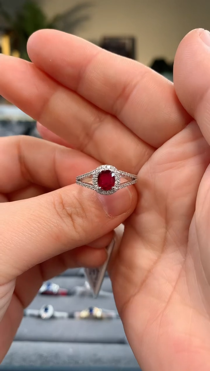 【闪购商品】红宝石戒指18K金镶嵌红宝石