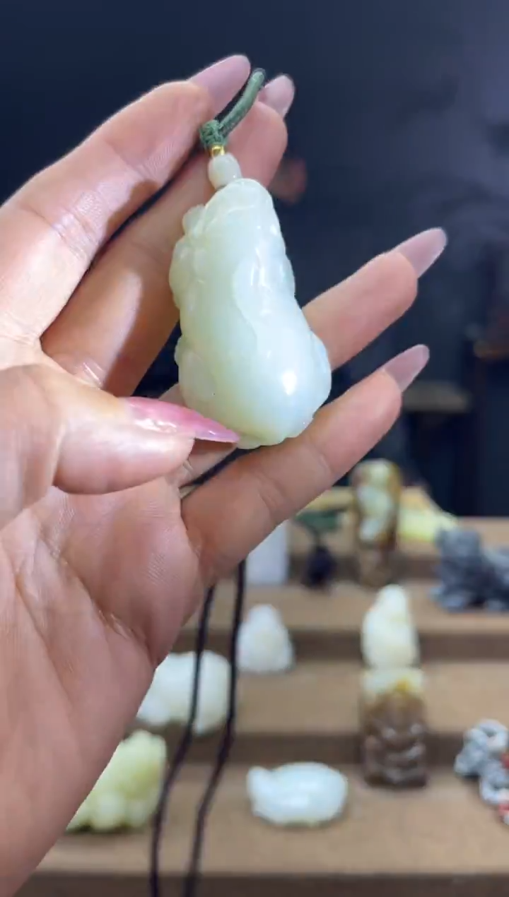 颈饰未镶嵌和田玉1