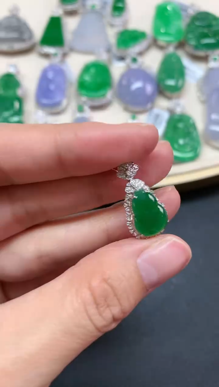 【闪购商品】翡翠吊坠(不含链)18K金镶嵌Q14|3980