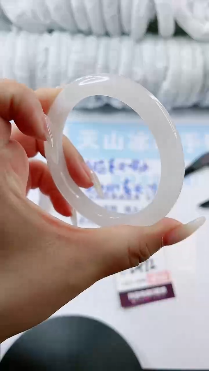 【闪购商品】石英质玉手镯未镶嵌多样性发货L472