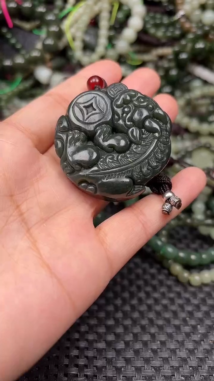 颈饰未镶嵌和田玉1