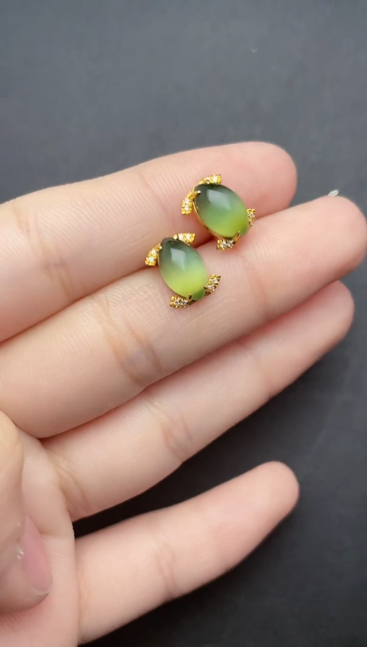 【闪购商品】和田玉耳钉18K金镶嵌猫眼蛋面耳钉