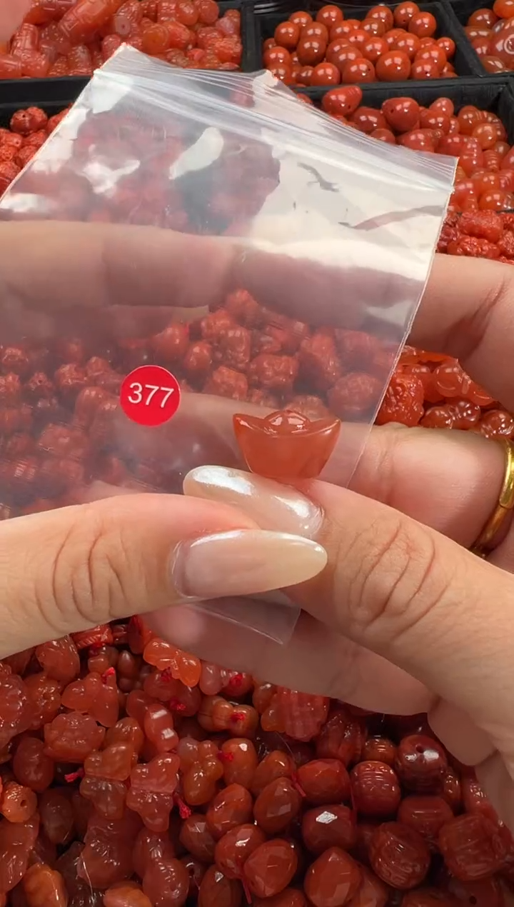 颈饰未镶嵌南红玛瑙1